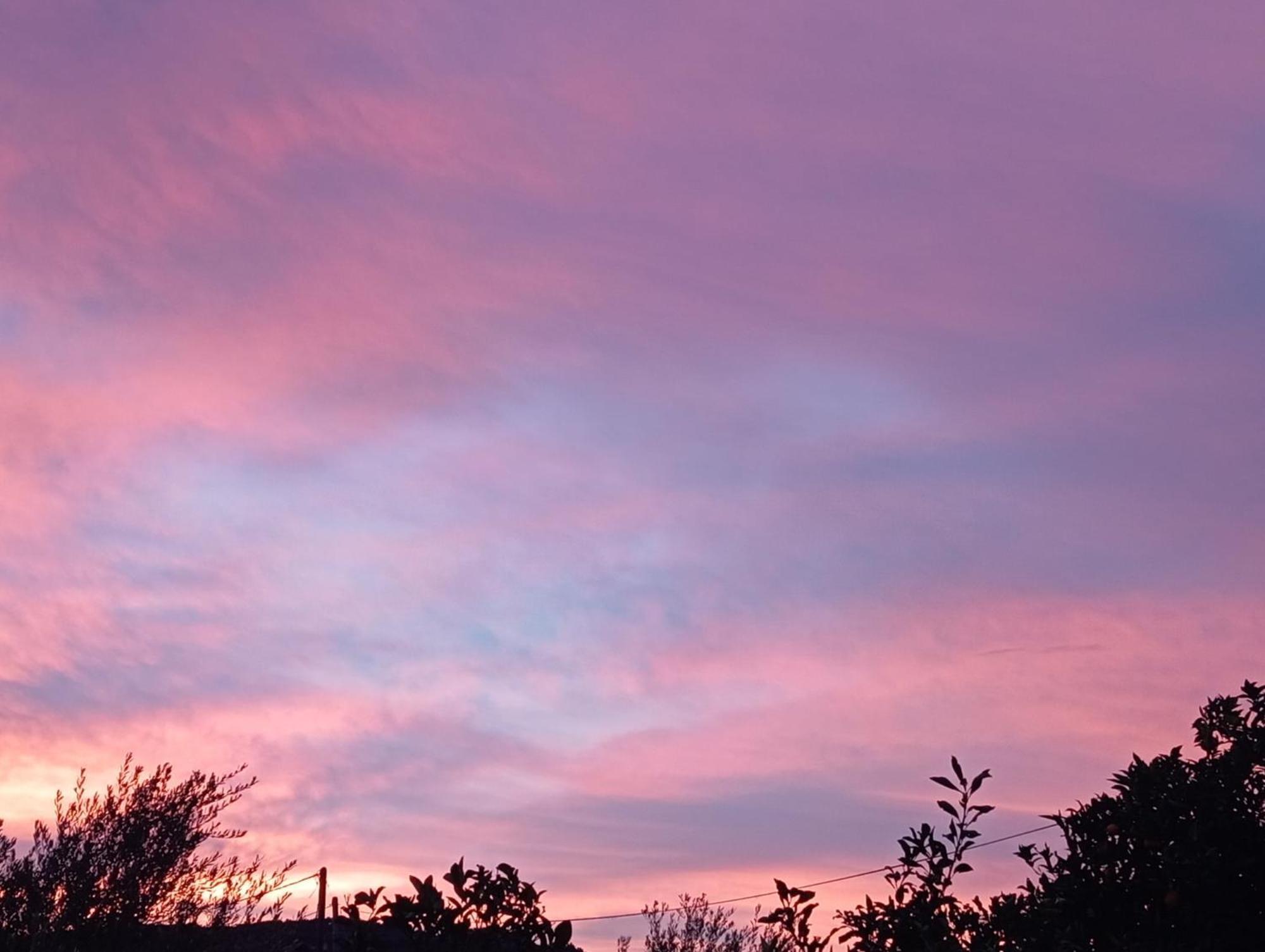 Sunset Lägenhet Rodhina Exteriör bild