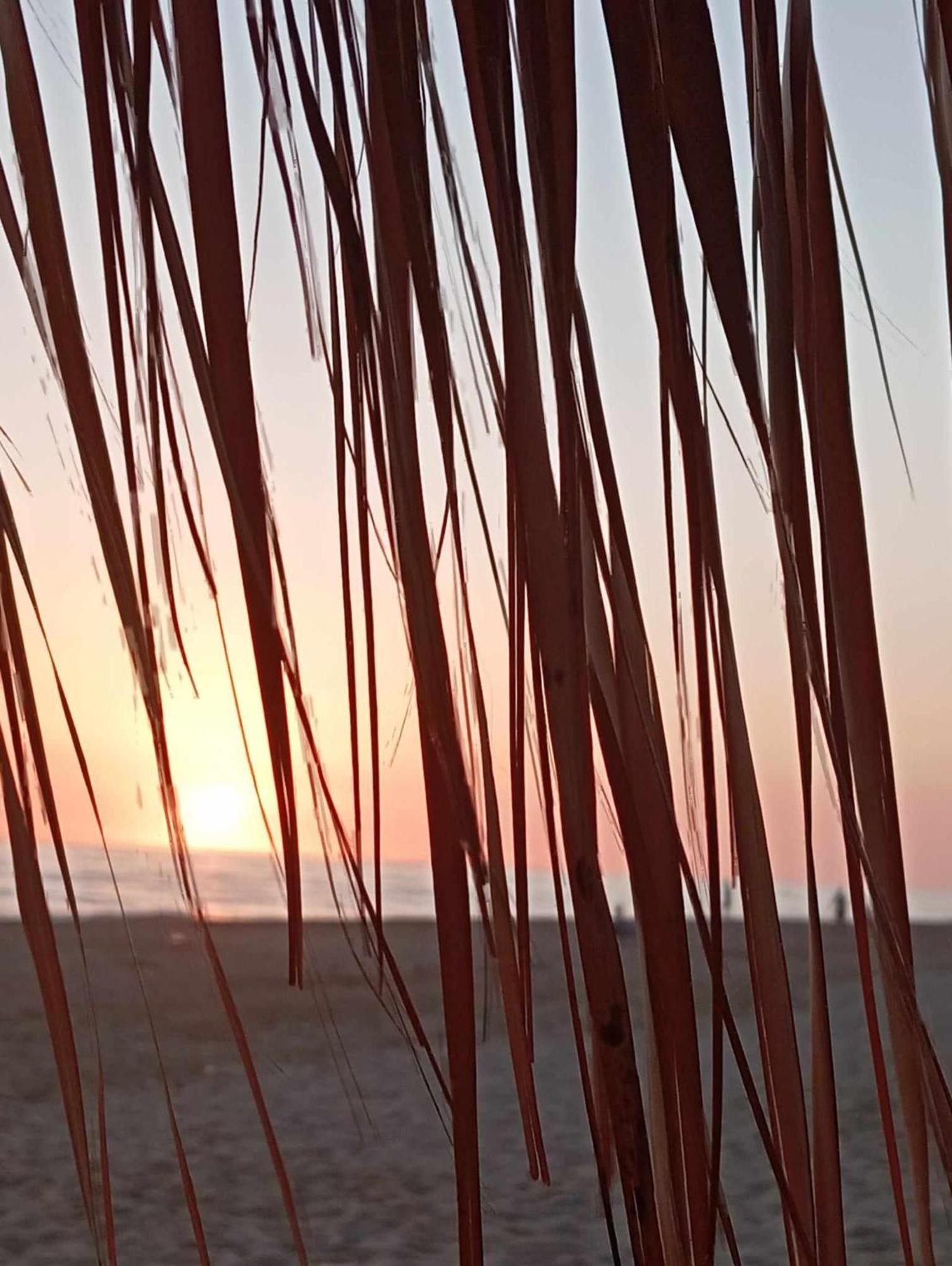 Sunset Lägenhet Rodhina Exteriör bild